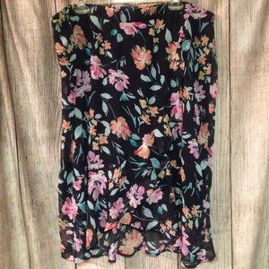 Pretty floral skirt with asymmetrical hem by Roz & Ali size 3X